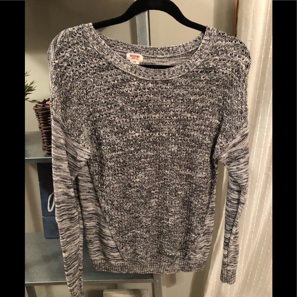 Target Mossimo sweater that is gray and black
